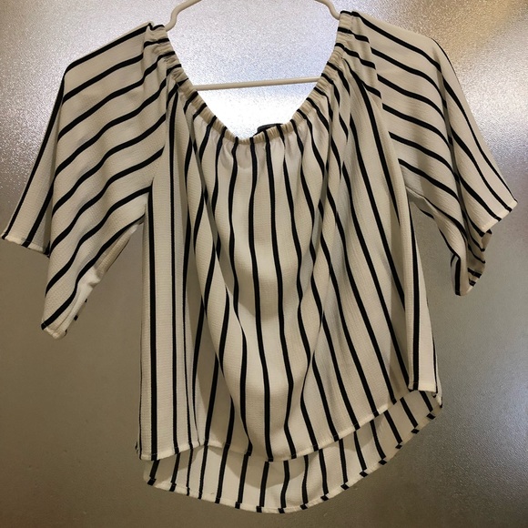 Black & white striped off the shoulder top - Picture 3 of 4